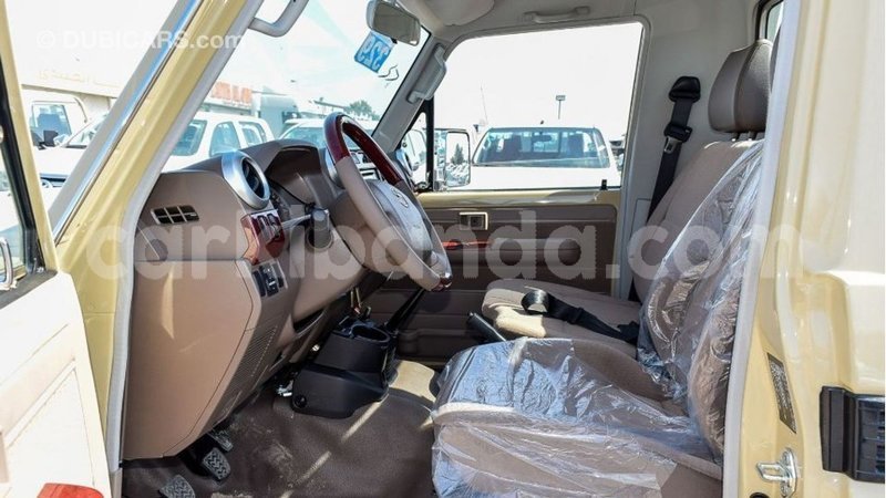 Big with watermark toyota land cruiser uganda import dubai 9490