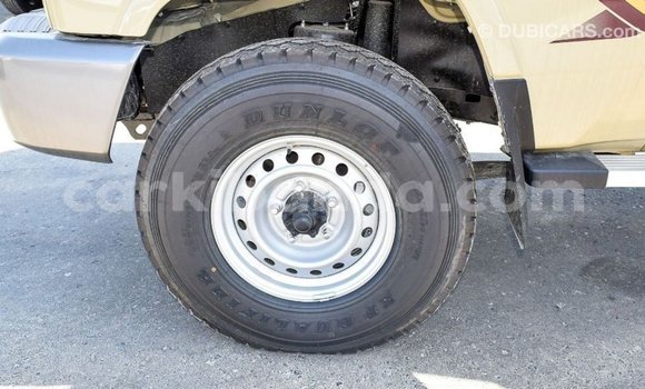 Buy Import Toyota Land Cruiser Beige Car in Import - Dubai in Uganda Buy Import Toyota Land Cruiser Beige Car in Import - Dubai in Uganda