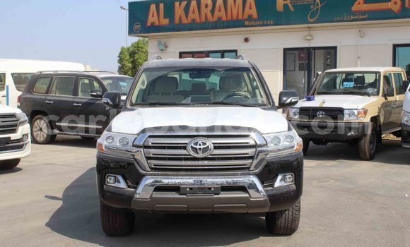 Acheter Import Voiture Toyota Land Cruiser Noir à Import - Dubai, Ouganda Acheter Import Voiture Toyota Land Cruiser Noir à Import - Dubai, Ouganda