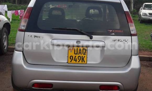 Gura Yakoze Suzuki Swift Silver Imodoka i Kampala mu Uganda Gura Yakoze Suzuki Swift Silver Imodoka i Kampala mu Uganda