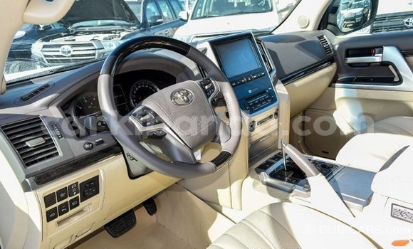 Buy Import Toyota Land Cruiser White Car in Import - Dubai in Uganda Buy Import Toyota Land Cruiser White Car in Import - Dubai in Uganda