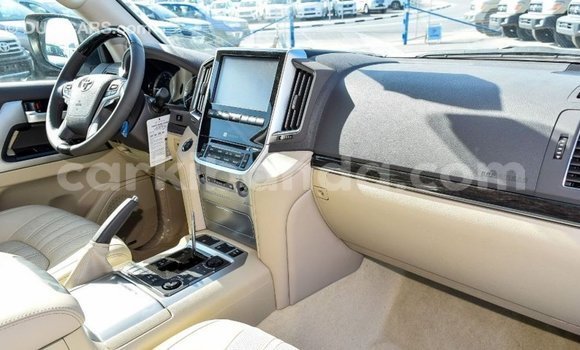 Buy Import Toyota Land Cruiser White Car in Import - Dubai in Uganda Buy Import Toyota Land Cruiser White Car in Import - Dubai in Uganda