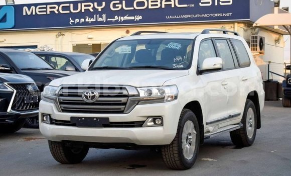 Gura Imported Toyota Land Cruiser White Imodoka i Import - Dubai mu Uganda Gura Imported Toyota Land Cruiser White Imodoka i Import - Dubai mu Uganda