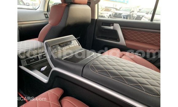 Acheter Import Voiture Toyota Land Cruiser Noir à Import - Dubai, Ouganda Acheter Import Voiture Toyota Land Cruiser Noir à Import - Dubai, Ouganda