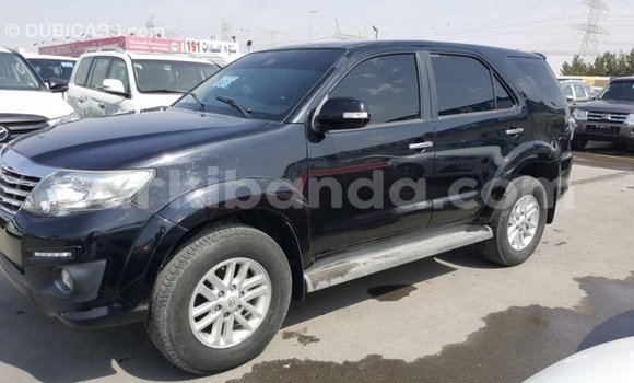 Acheter Import Voiture Toyota Fortuner Noir à Import - Dubai, Ouganda Acheter Import Voiture Toyota Fortuner Noir à Import - Dubai, Ouganda