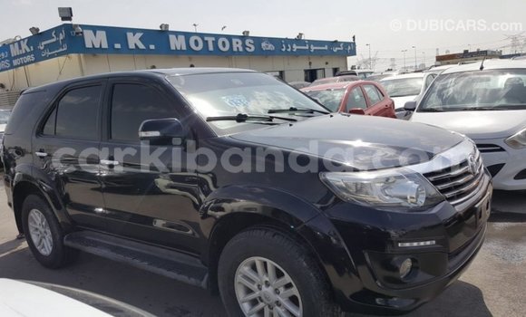 Acheter Import Voiture Toyota Fortuner Noir à Import - Dubai, Ouganda Acheter Import Voiture Toyota Fortuner Noir à Import - Dubai, Ouganda