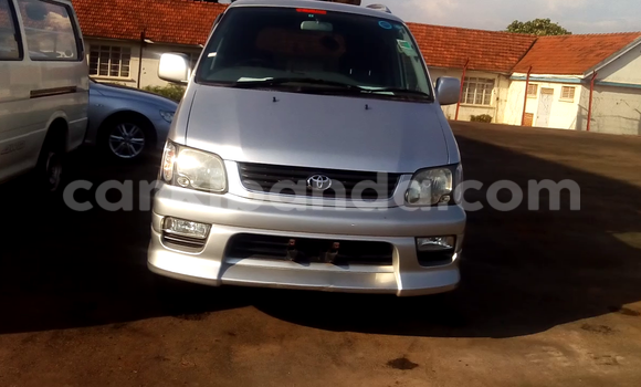 Gura Yakoze Toyota Noah White Imodoka i Arua mu Uganda Gura Yakoze Toyota Noah White Imodoka i Arua mu Uganda
