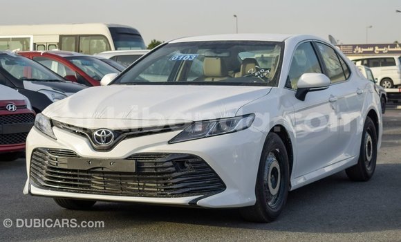 Gura Imported Toyota Camry White Imodoka i Import - Dubai mu Uganda Gura Imported Toyota Camry White Imodoka i Import - Dubai mu Uganda
