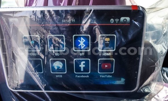 Nunua Imported Toyota Land Cruiser Nyeupe Gari ndani ya Import - Dubai nchini Uganda Nunua Imported Toyota Land Cruiser Nyeupe Gari ndani ya Import - Dubai nchini Uganda