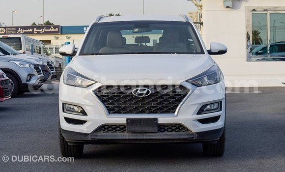 Gura Imported Hyundai Tucson White Imodoka i Import - Dubai mu Uganda Gura Imported Hyundai Tucson White Imodoka i Import - Dubai mu Uganda