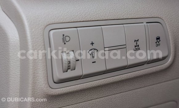 Gura Imported Hyundai Tucson White Imodoka i Import - Dubai mu Uganda Gura Imported Hyundai Tucson White Imodoka i Import - Dubai mu Uganda