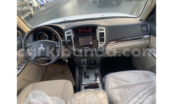 Gura Imported Mitsubishi Pajero Black Imodoka i Import - Dubai mu Uganda Gura Imported Mitsubishi Pajero Black Imodoka i Import - Dubai mu Uganda