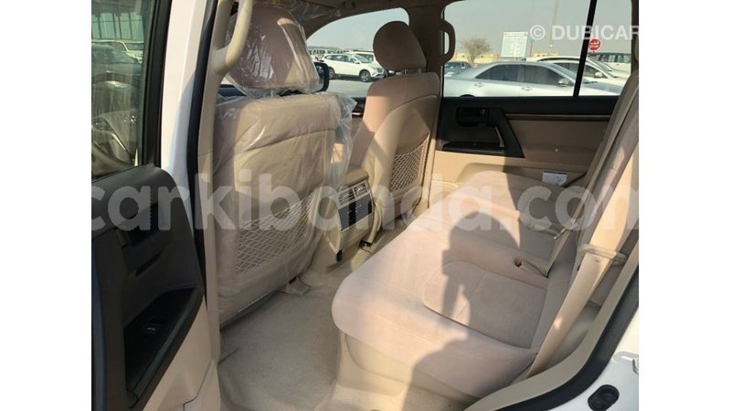 Big with watermark toyota land cruiser uganda import dubai 9550