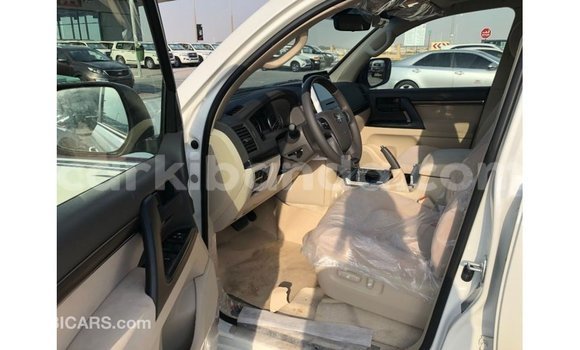 Buy Import Toyota Land Cruiser White Car in Import - Dubai in Uganda Buy Import Toyota Land Cruiser White Car in Import - Dubai in Uganda