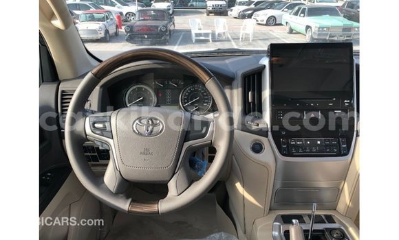 Buy Import Toyota Land Cruiser White Car in Import - Dubai in Uganda Buy Import Toyota Land Cruiser White Car in Import - Dubai in Uganda