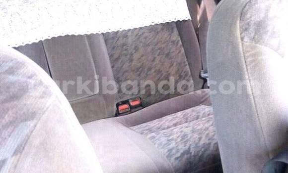 Nunua Ilio tumika Toyota Corona Nyeupe Gari ndani ya Kampala nchini Uganda Nunua Ilio tumika Toyota Corona Nyeupe Gari ndani ya Kampala nchini Uganda