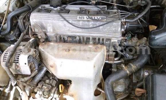 Nunua Ilio tumika Toyota Corona Nyeupe Gari ndani ya Kampala nchini Uganda Nunua Ilio tumika Toyota Corona Nyeupe Gari ndani ya Kampala nchini Uganda