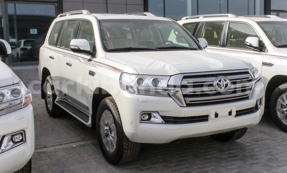 Buy Import Toyota Land Cruiser White Car in Import - Dubai in Uganda Buy Import Toyota Land Cruiser White Car in Import - Dubai in Uganda