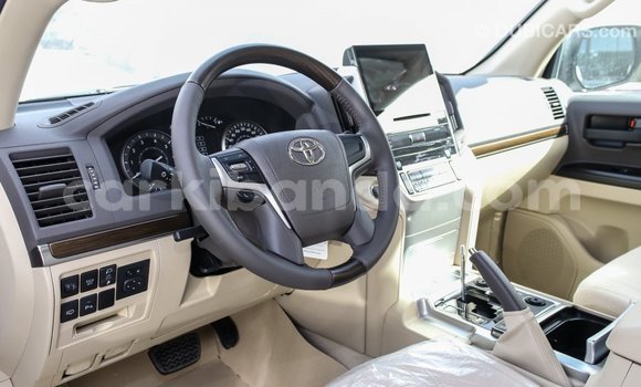 Buy Import Toyota Land Cruiser White Car in Import - Dubai in Uganda Buy Import Toyota Land Cruiser White Car in Import - Dubai in Uganda
