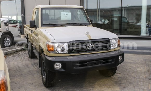 Buy Import Toyota Land Cruiser Beige Car in Import - Dubai in Uganda Buy Import Toyota Land Cruiser Beige Car in Import - Dubai in Uganda