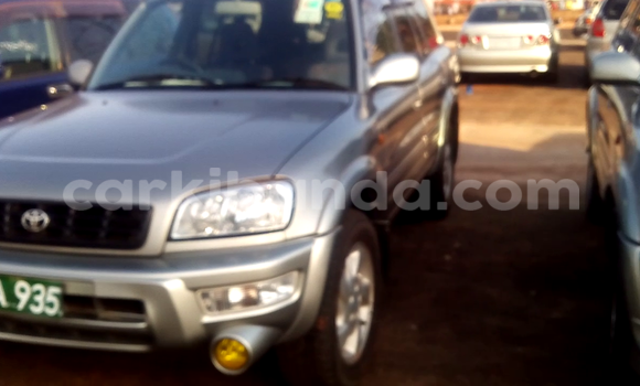 Gura Yakoze Toyota RAV4 Silver Imodoka i Arua mu Uganda Gura Yakoze Toyota RAV4 Silver Imodoka i Arua mu Uganda