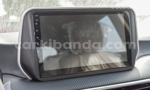 Gura Imported Hyundai Tucson White Imodoka i Import - Dubai mu Uganda Gura Imported Hyundai Tucson White Imodoka i Import - Dubai mu Uganda