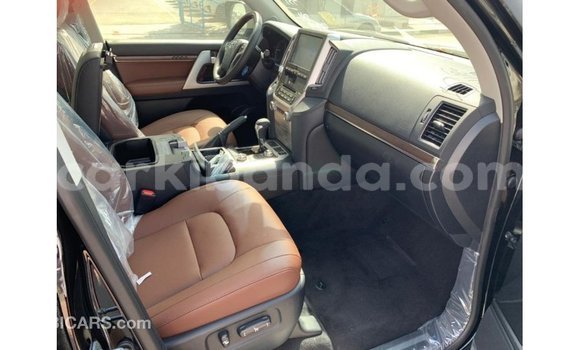 Gura Imported Toyota Land Cruiser Black Imodoka i Import - Dubai mu Uganda Gura Imported Toyota Land Cruiser Black Imodoka i Import - Dubai mu Uganda