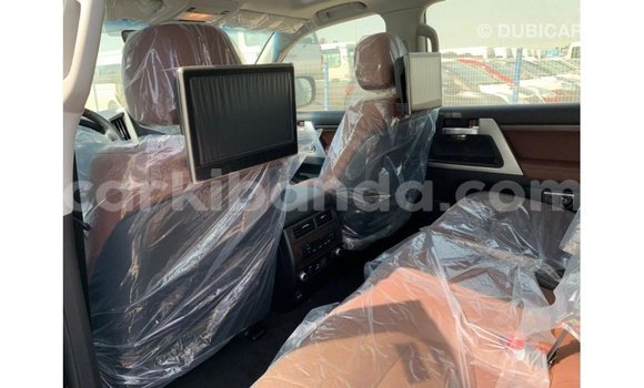 Gura Imported Toyota Land Cruiser Black Imodoka i Import - Dubai mu Uganda Gura Imported Toyota Land Cruiser Black Imodoka i Import - Dubai mu Uganda