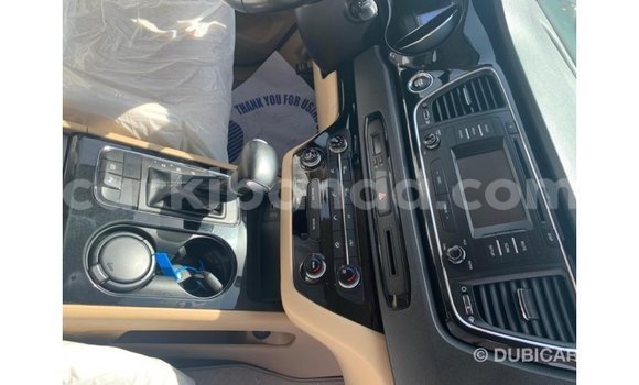 Buy Import Kia Carnival White Car in Import - Dubai in Uganda Buy Import Kia Carnival White Car in Import - Dubai in Uganda