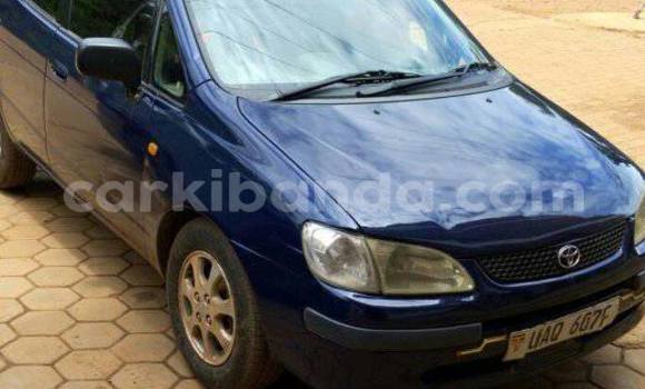 Nunua Ilio tumika Toyota Spacio Bluu Gari ndani ya Kampala nchini Uganda Nunua Ilio tumika Toyota Spacio Bluu Gari ndani ya Kampala nchini Uganda