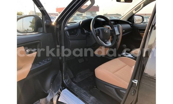 Acheter Import Voiture Toyota Fortuner Noir à Import - Dubai, Ouganda Acheter Import Voiture Toyota Fortuner Noir à Import - Dubai, Ouganda