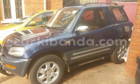 Gura Yakoze Toyota RAV4 Blue Imodoka i Kampala mu Uganda Gura Yakoze Toyota RAV4 Blue Imodoka i Kampala mu Uganda