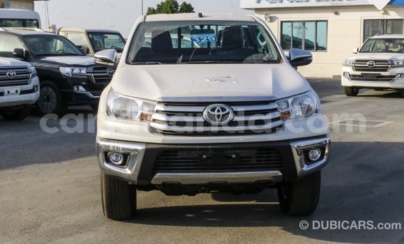 Acheter Import Voiture Toyota Hilux Blanc à Import - Dubai, Ouganda Acheter Import Voiture Toyota Hilux Blanc à Import - Dubai, Ouganda