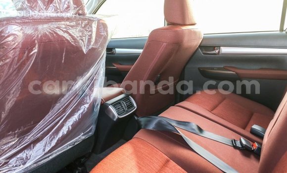 Acheter Import Voiture Toyota Hilux Blanc à Import - Dubai, Ouganda Acheter Import Voiture Toyota Hilux Blanc à Import - Dubai, Ouganda