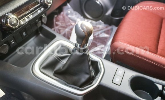 Acheter Import Voiture Toyota Hilux Blanc à Import - Dubai, Ouganda Acheter Import Voiture Toyota Hilux Blanc à Import - Dubai, Ouganda