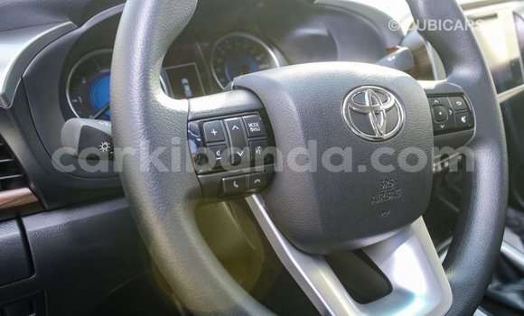 Acheter Import Voiture Toyota Hilux Autre à Import - Dubai, Ouganda Acheter Import Voiture Toyota Hilux Autre à Import - Dubai, Ouganda