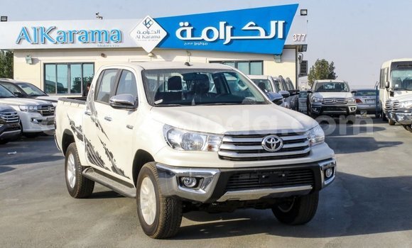 Acheter Import Voiture Toyota Hilux Blanc à Import - Dubai, Ouganda Acheter Import Voiture Toyota Hilux Blanc à Import - Dubai, Ouganda