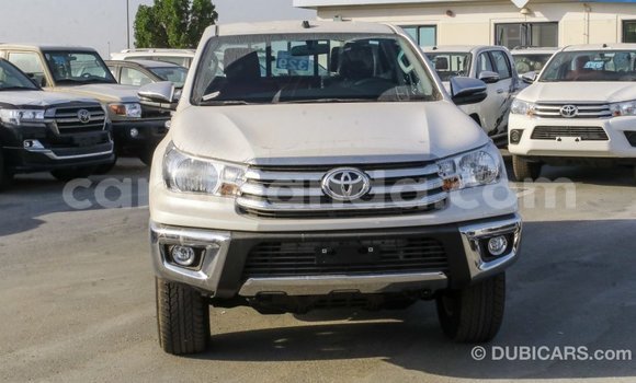 Acheter Import Voiture Toyota Hilux Blanc à Import - Dubai, Ouganda Acheter Import Voiture Toyota Hilux Blanc à Import - Dubai, Ouganda