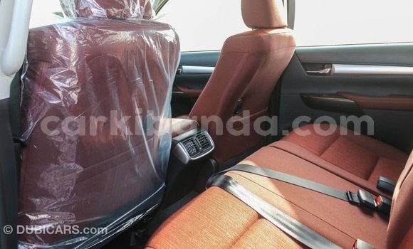 Acheter Import Voiture Toyota Hilux Blanc à Import - Dubai, Ouganda Acheter Import Voiture Toyota Hilux Blanc à Import - Dubai, Ouganda