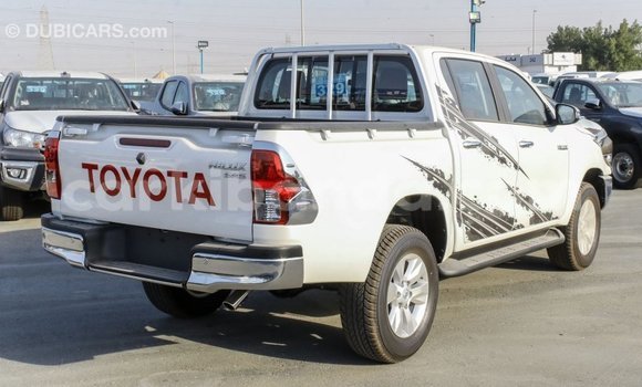 Acheter Import Voiture Toyota Hilux Blanc à Import - Dubai, Ouganda Acheter Import Voiture Toyota Hilux Blanc à Import - Dubai, Ouganda