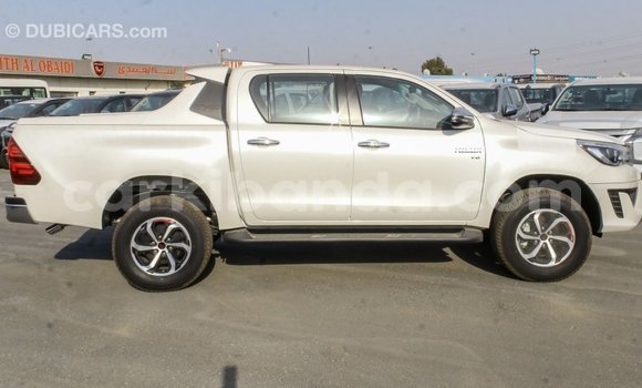 Acheter Import Voiture Toyota Hilux Blanc à Import - Dubai, Ouganda Acheter Import Voiture Toyota Hilux Blanc à Import - Dubai, Ouganda
