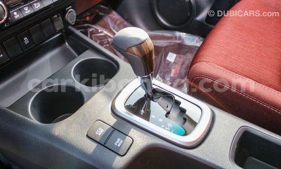 Acheter Import Voiture Toyota Hilux Blanc à Import - Dubai, Ouganda Acheter Import Voiture Toyota Hilux Blanc à Import - Dubai, Ouganda