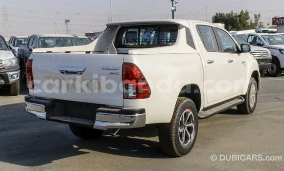 Acheter Import Voiture Toyota Hilux Blanc à Import - Dubai, Ouganda Acheter Import Voiture Toyota Hilux Blanc à Import - Dubai, Ouganda