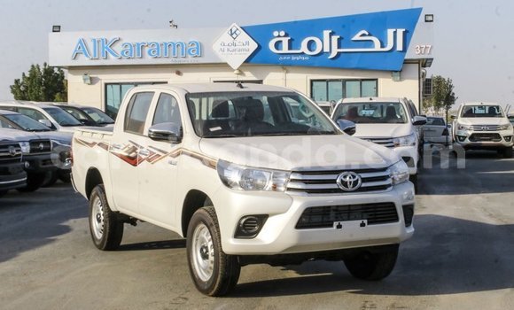 Acheter Import Voiture Toyota Hilux Blanc à Import - Dubai, Ouganda Acheter Import Voiture Toyota Hilux Blanc à Import - Dubai, Ouganda