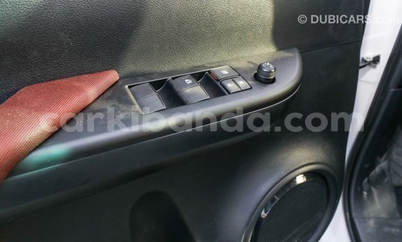 Acheter Import Voiture Toyota Hilux Blanc à Import - Dubai, Ouganda Acheter Import Voiture Toyota Hilux Blanc à Import - Dubai, Ouganda