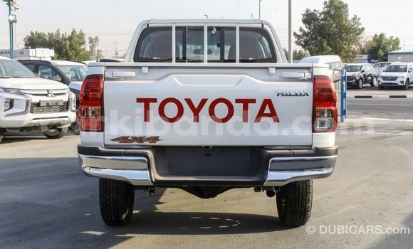 Acheter Import Voiture Toyota Hilux Blanc à Import - Dubai, Ouganda Acheter Import Voiture Toyota Hilux Blanc à Import - Dubai, Ouganda