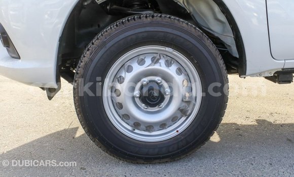 Acheter Import Voiture Toyota Hilux Blanc à Import - Dubai, Ouganda Acheter Import Voiture Toyota Hilux Blanc à Import - Dubai, Ouganda