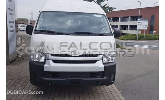 Acheter Import Voiture Toyota Hiace Blanc à Import - Dubai, Ouganda Acheter Import Voiture Toyota Hiace Blanc à Import - Dubai, Ouganda