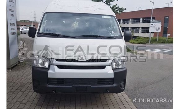 Acheter Import Voiture Toyota Hiace Blanc à Import - Dubai, Ouganda Acheter Import Voiture Toyota Hiace Blanc à Import - Dubai, Ouganda
