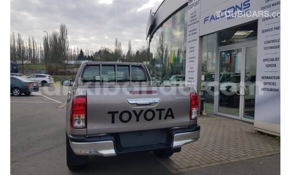 Buy Import Toyota Hilux Brown Car in Import - Dubai in Uganda Buy Import Toyota Hilux Brown Car in Import - Dubai in Uganda
